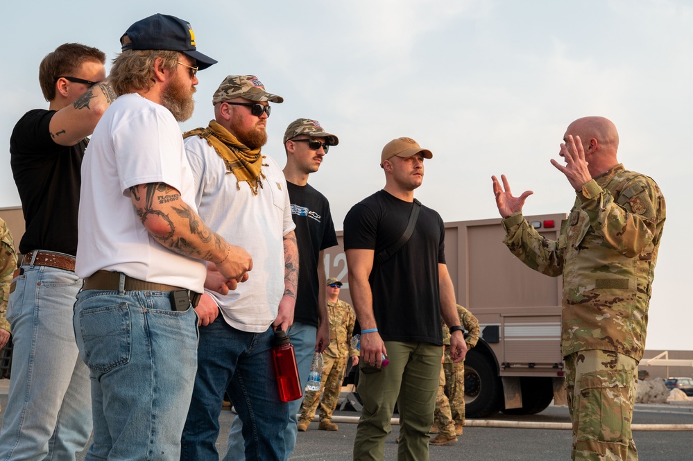 USO Holiday Tour performers visit service members