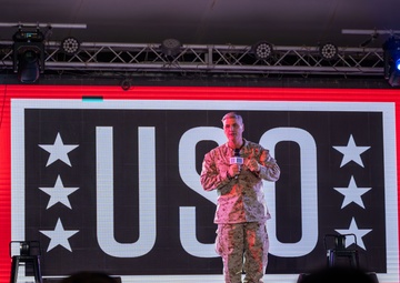 USO Holiday Tour brings morale to deployed members