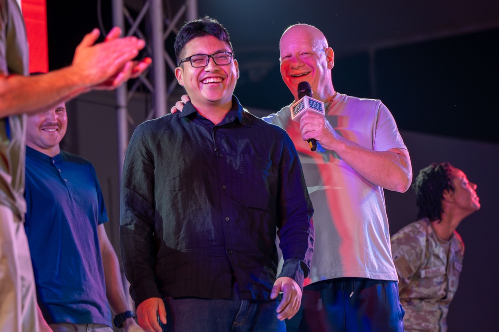 USO Holiday Tour brings morale to deployed members