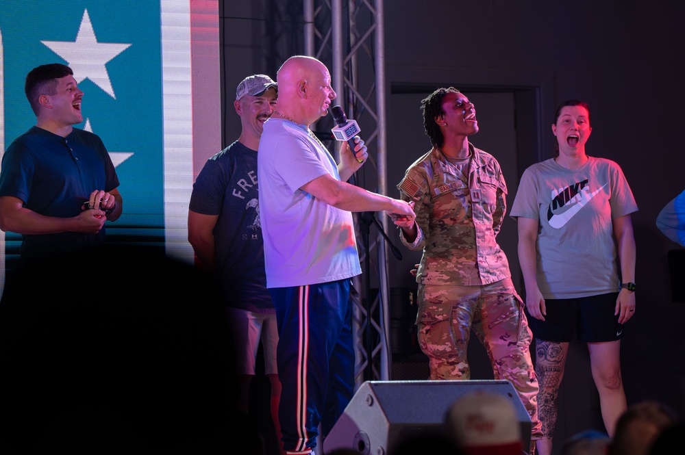 USO Holiday Tour brings morale to deployed members