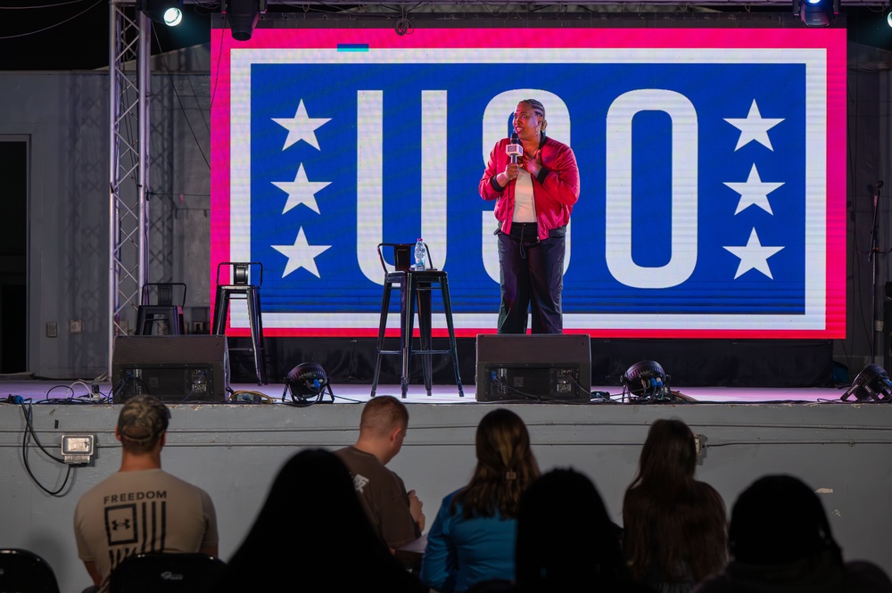 USO Holiday Tour brings morale to deployed members