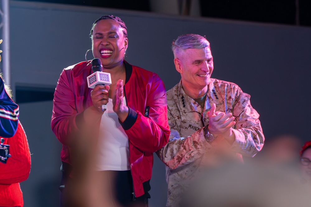 USO Holiday Tour brings morale to deployed members