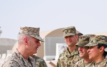 USO Holiday Tour performers visit service members