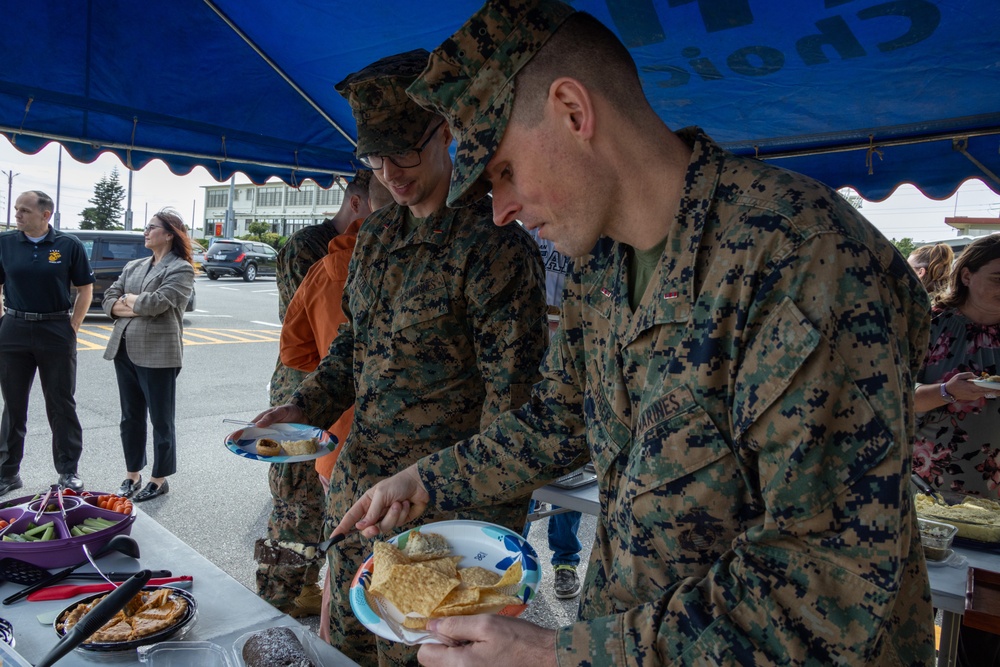 III Marine Expeditionary Force Marines celebrate Thanksgiving