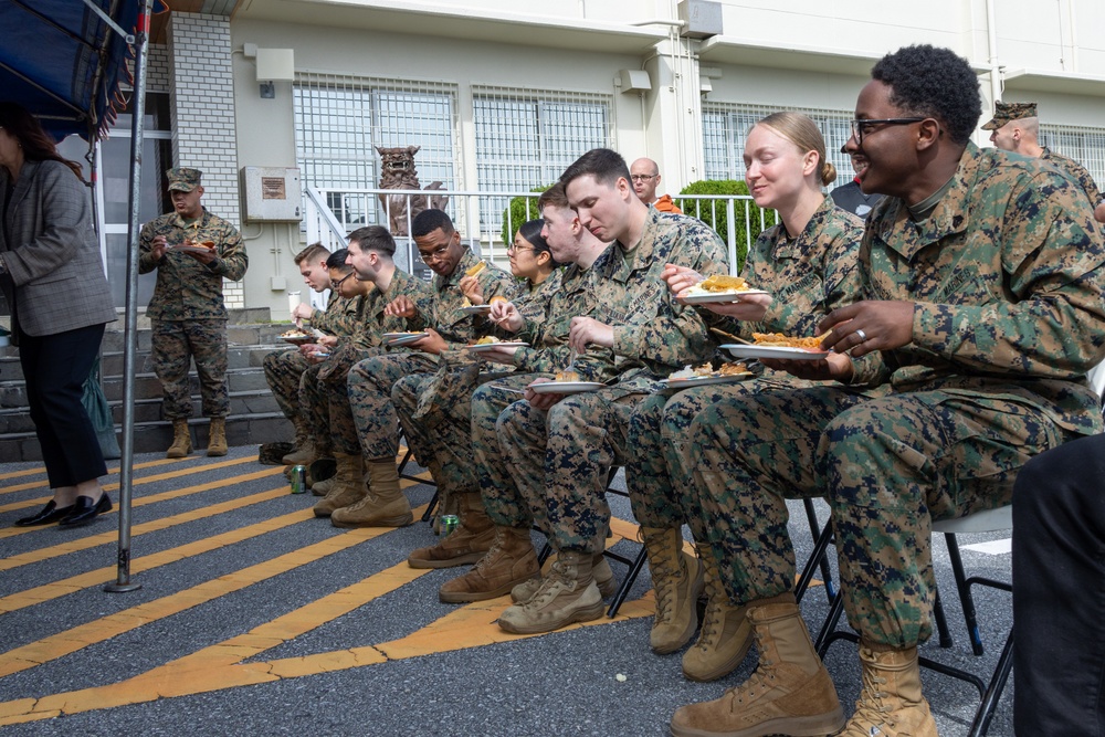 III Marine Expeditionary Force Marines celebrate Thanksgiving