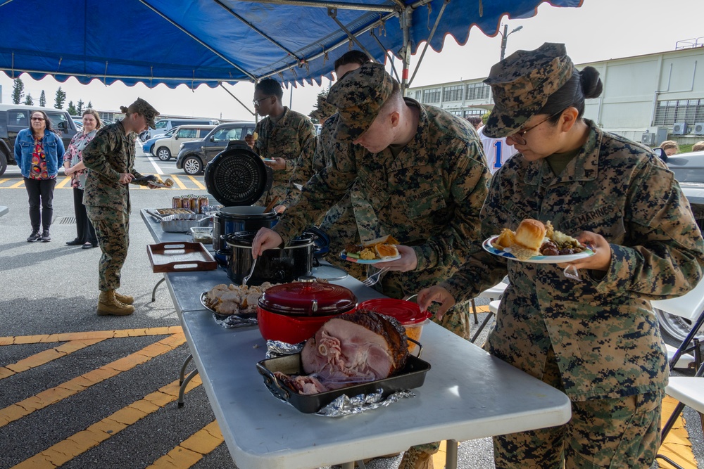 III Marine Expeditionary Force Marines celebrate Thanksgiving
