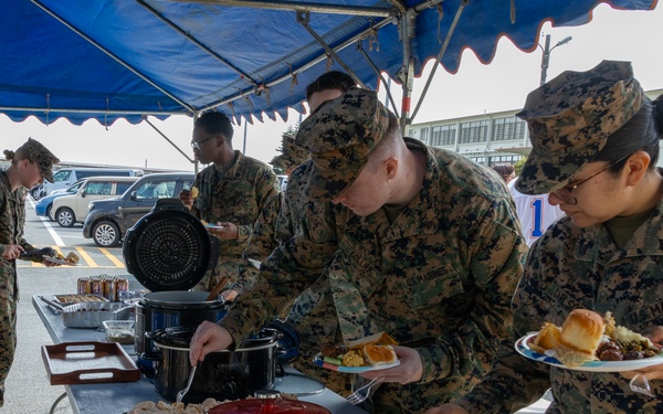 III Marine Expeditionary Force Marines celebrate Thanksgiving