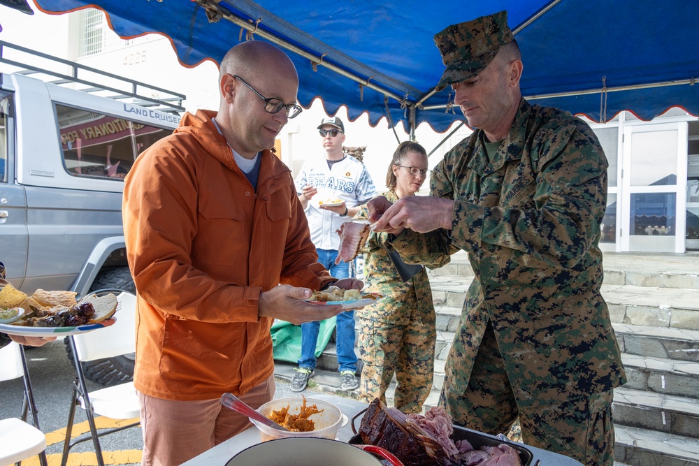 III Marine Expeditionary Force Marines celebrate Thanksgiving