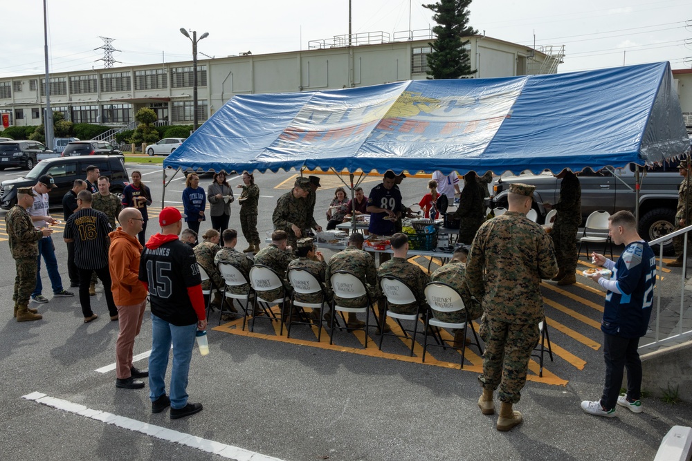 III Marine Expeditionary Force Marines celebrate Thanksgiving