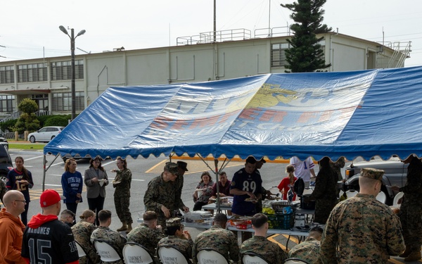 III Marine Expeditionary Force Marines celebrate Thanksgiving