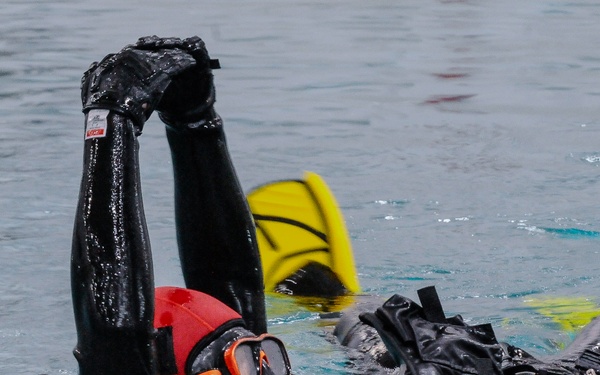 3-2 GSAB Waterborne Casualty Extraction Training