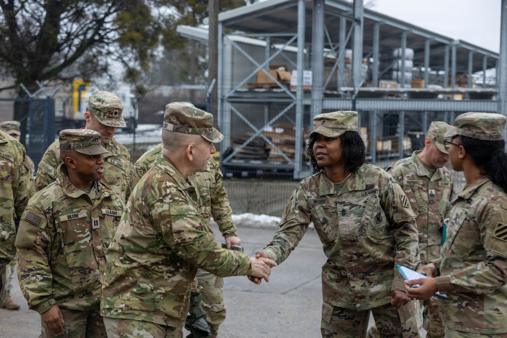 Maj. Gen. Michael B. Lalor visits 33rd Airbase Powidz, Poland