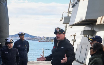 USS Paul Ignatius (DDG 117) conducts a ship tour for French Navy Sailors