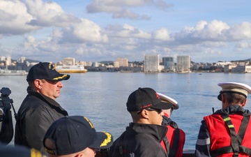 USS Paul Ignatius (DDG 117) departs Toulon Naval Base, France