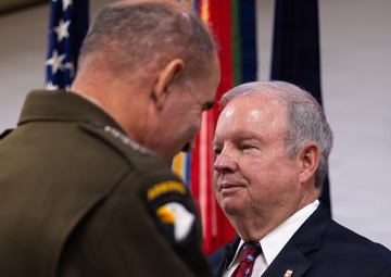 U.S. Army human resources icon ends nearly five-decade career