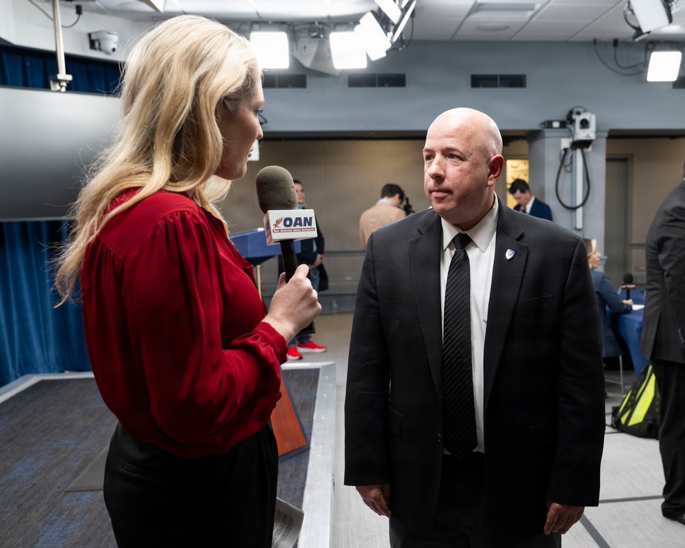 DoW Officials Hold Interviews During New Media Week