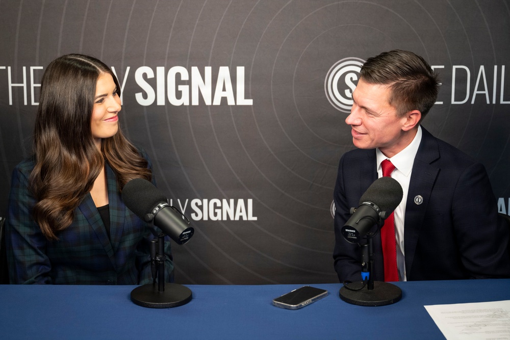 DoW Officials Hold Interviews During New Media Week