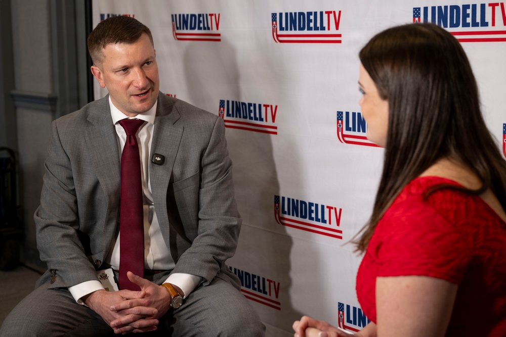 DoW Officials Hold Interviews During New Media Week