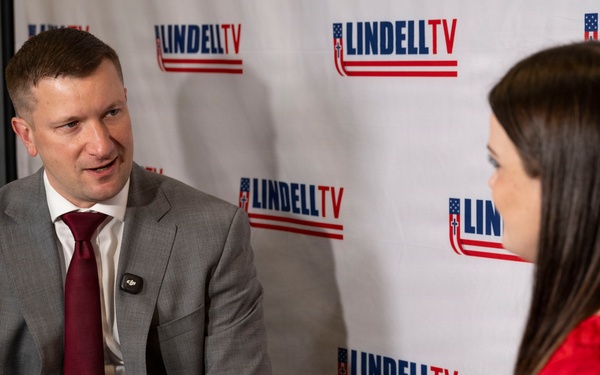 DoW Officials Hold Interviews During New Media Week