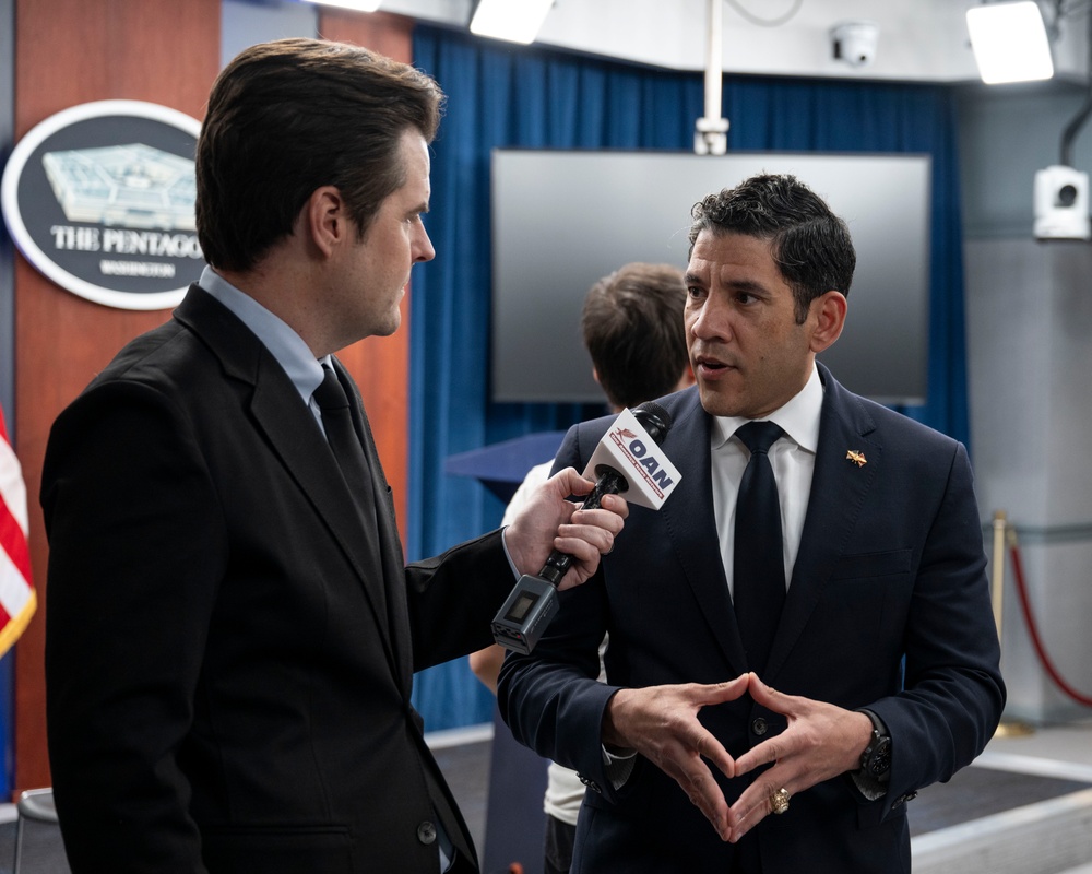 DoW Officials Hold Interviews During New Media Week