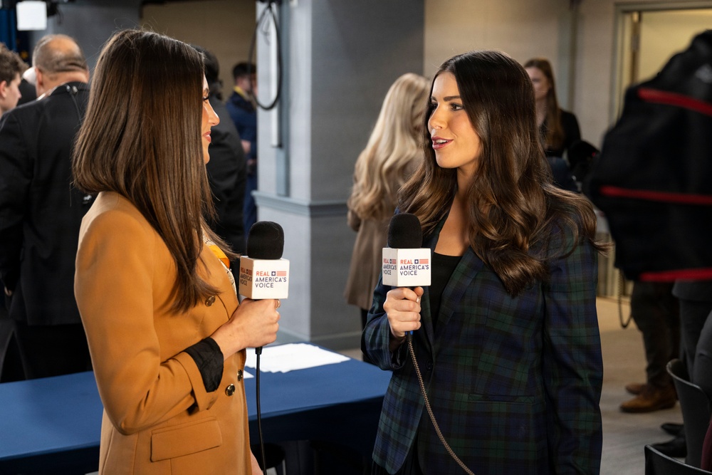 DoW Officials Hold Interviews During New Media Week