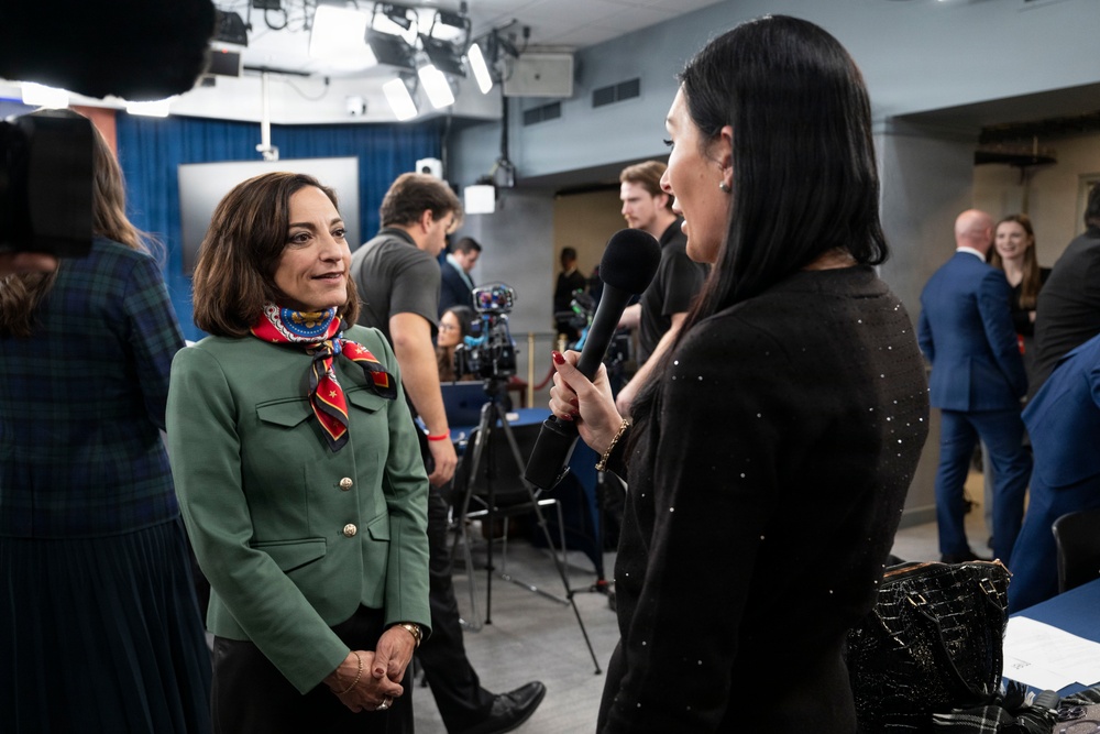 DoW Officials Hold Interviews During New Media Week