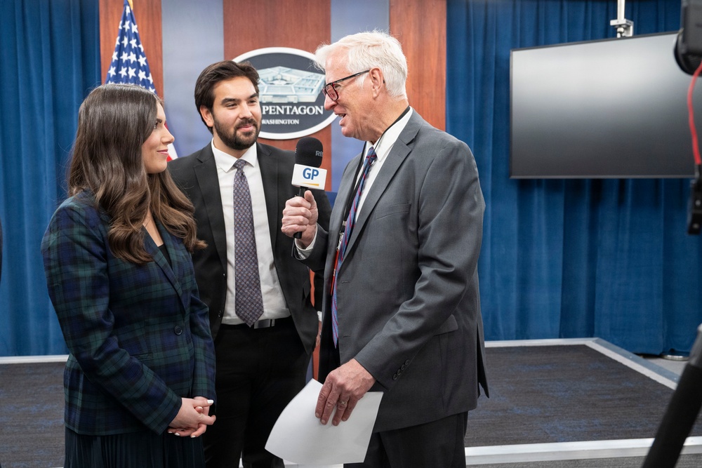 DoW Officials Hold Interviews During New Media Week