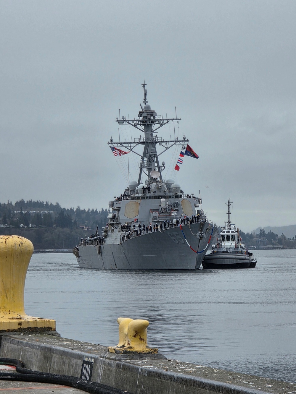 USS Benfold (DDG 65) arrives in Everett