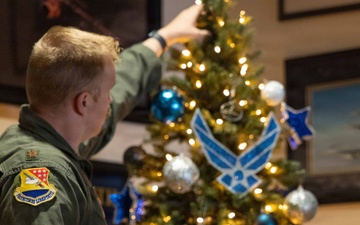 Service Members, Families Decorate Holiday Trees at Mustin Beach Club