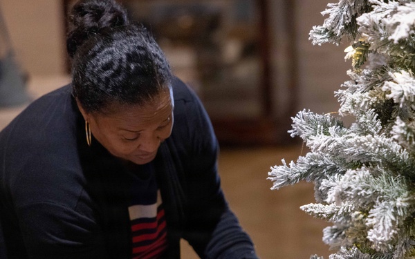 Service Members, Families Decorate Holiday Trees at Mustin Beach Club