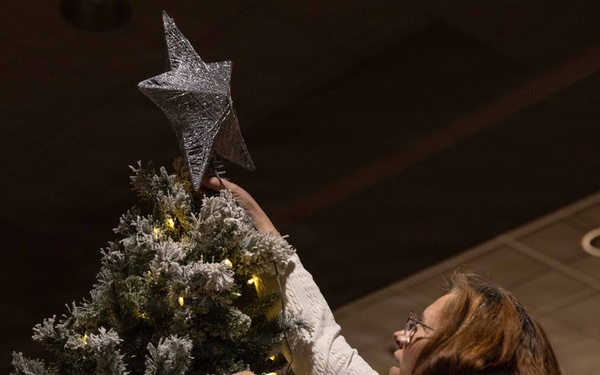 Service Members, Families Decorate Holiday Trees at Mustin Beach Club