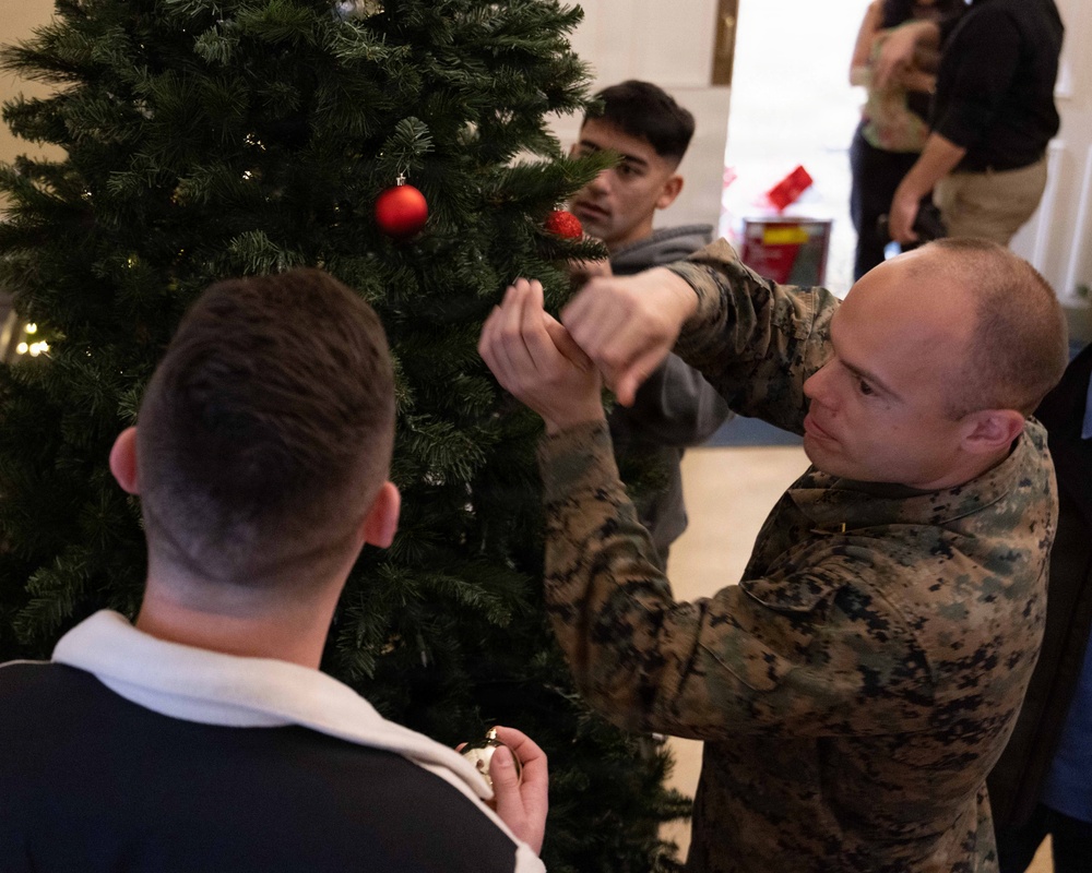 Service Members, Families Decorate Holiday Trees at Mustin Beach Club