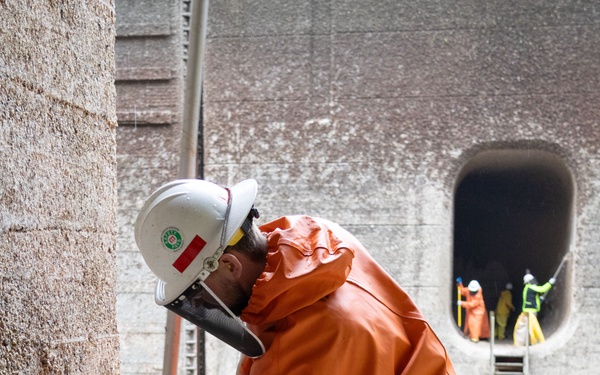 Scraping for Safe Passage: Inside the Chittenden Locks’ Annual Barnacle Scraping