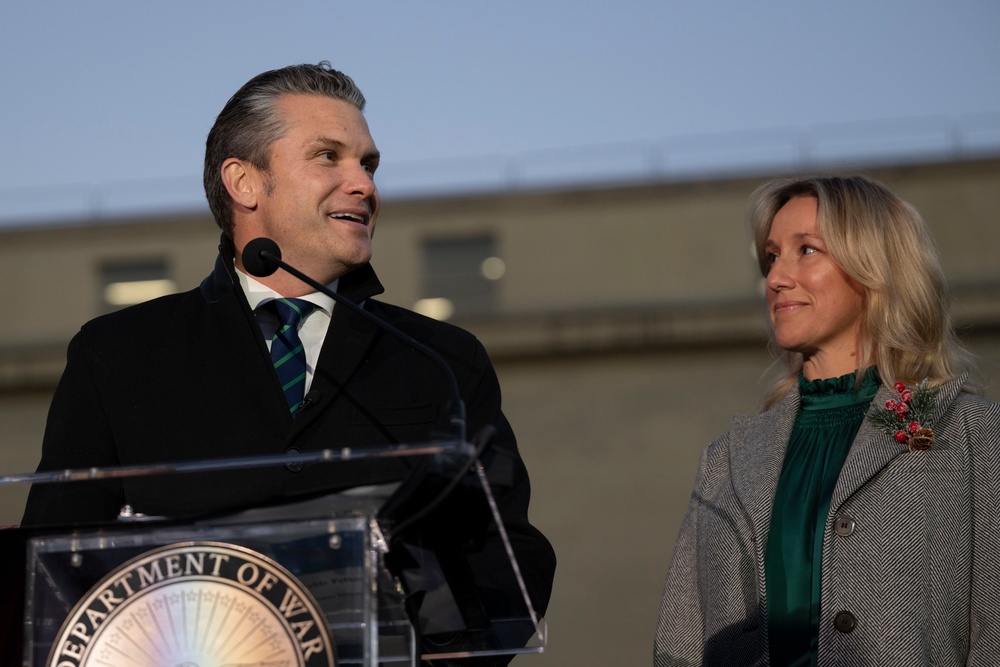 SW Hosts Inaugural Christmas Tree Lighting Ceremony