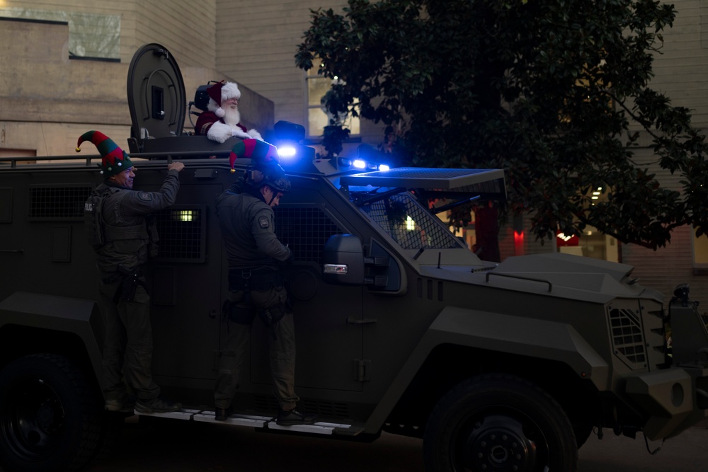 SW Hosts Inaugural Christmas Tree Lighting Ceremony