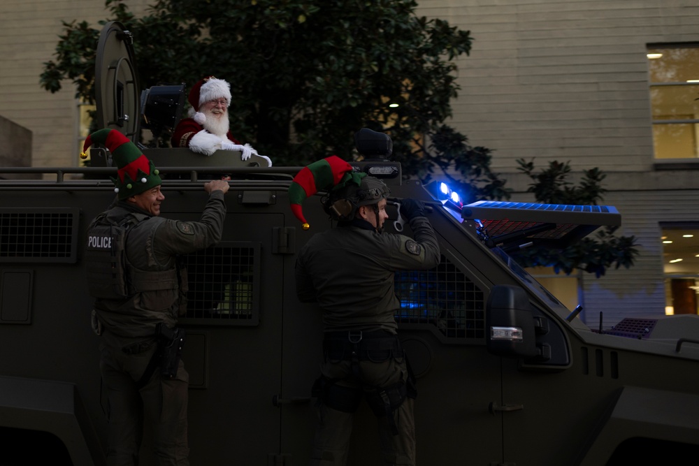 SW Hosts Inaugural Christmas Tree Lighting Ceremony