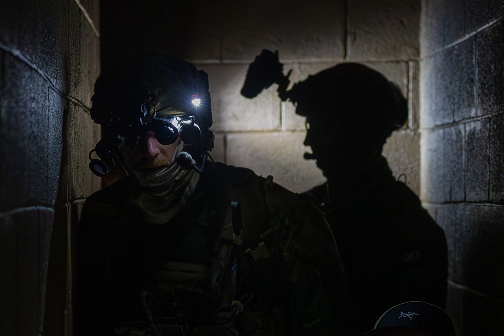 EODMU 5 Successfully Completes All Encomposing Evolution