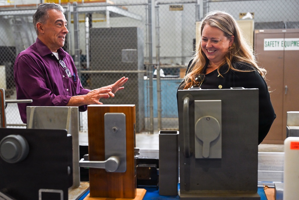 NAVFAC EXWC Hosts Top CNIC Official, Highlights Unique, Innovative Work to Support Warfighter