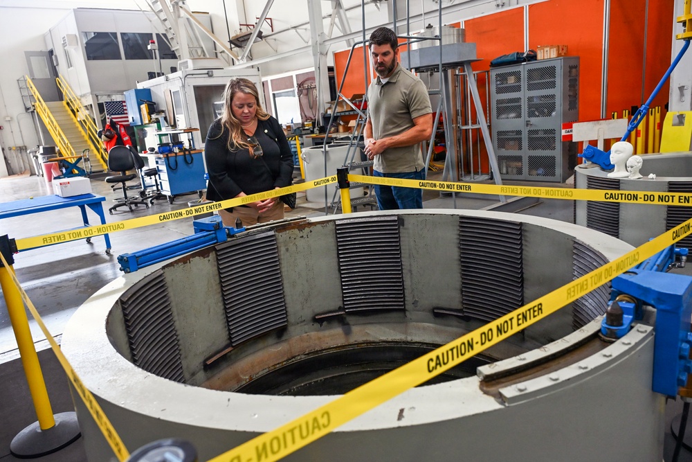 NAVFAC EXWC Hosts Top CNIC Official, Highlights Unique, Innovative Work to Support Warfighter