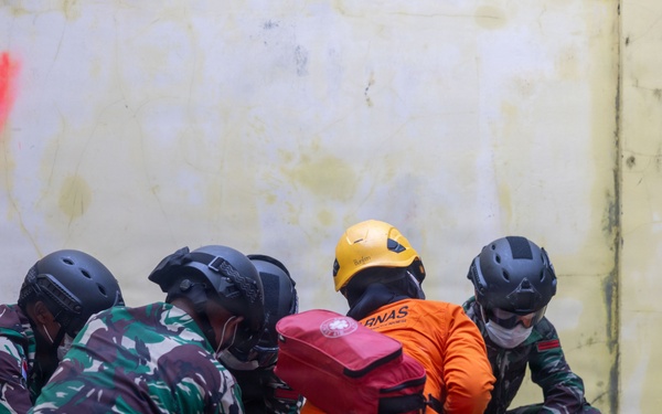 Bhakti Kanyini AUSINDO 25 Conducts Urban Search and Rescue Drill