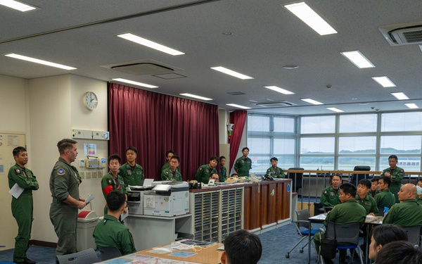 U.S. and Japan sister flights team up for bilateral flight