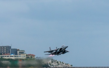 U.S. and Japan sister flights team up for bilateral flight