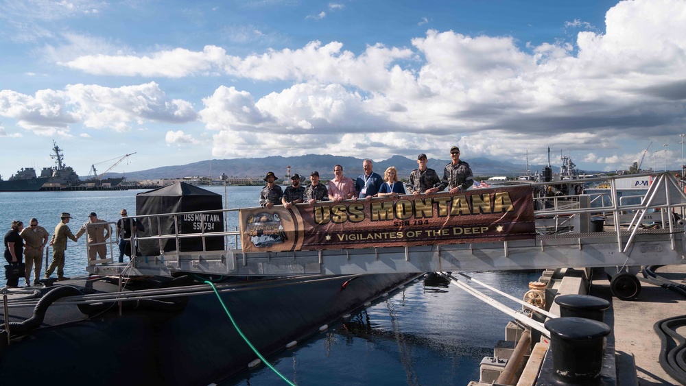 Australian Minister for Defense Personnel and Australian American Leadership Dialogue Members Visit USS Montana (SSN 794)