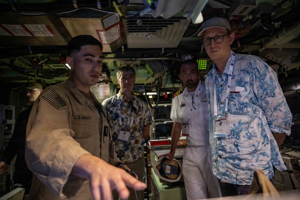 Australian American Leadership Dialogue Members Visits USS Indiana (SSN 789)