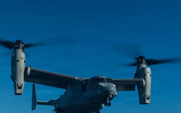 11th MEU Marines, Sailors Conduct Deck Landing Qualifications