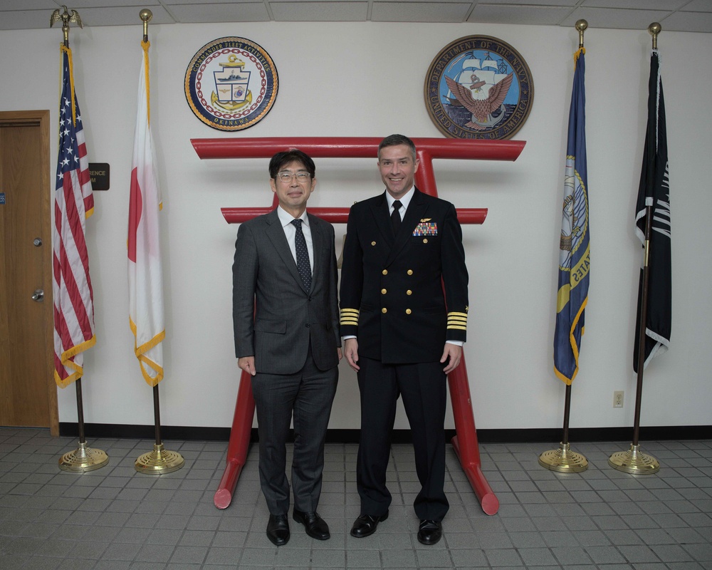 Ambassador in charge of Okinawan Affairs visits CFAO