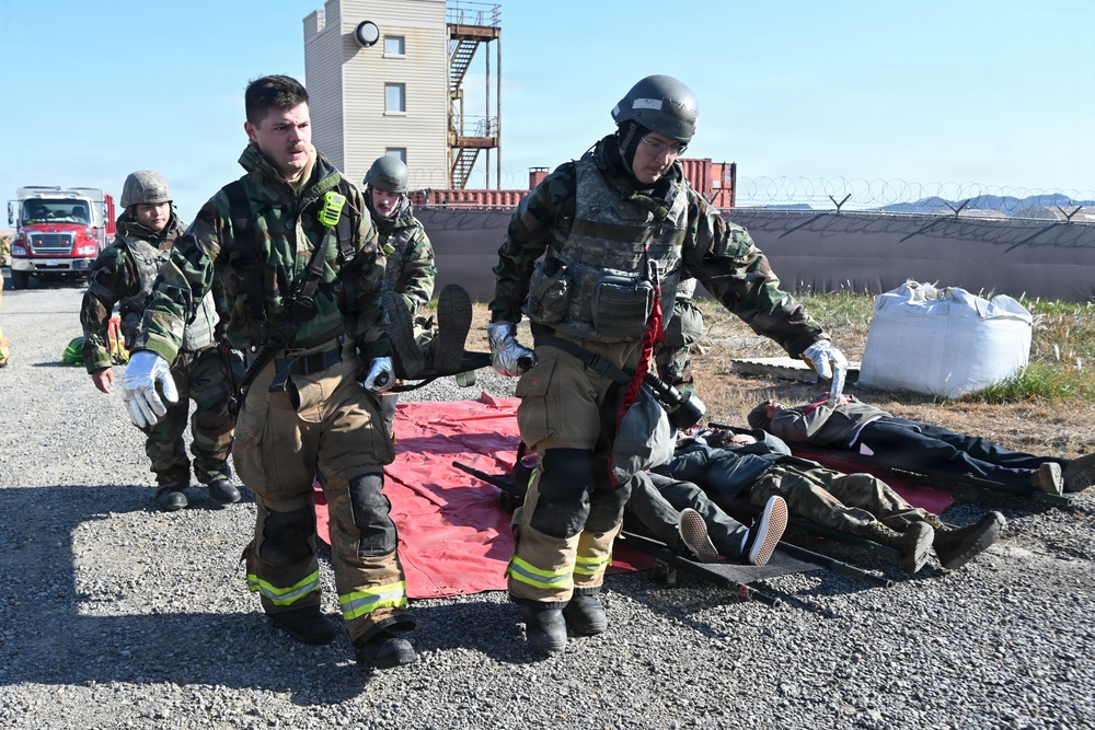 Kunsan AB Fire &amp; Medical Airmen collaborate during Beverly Sentinel 26-1