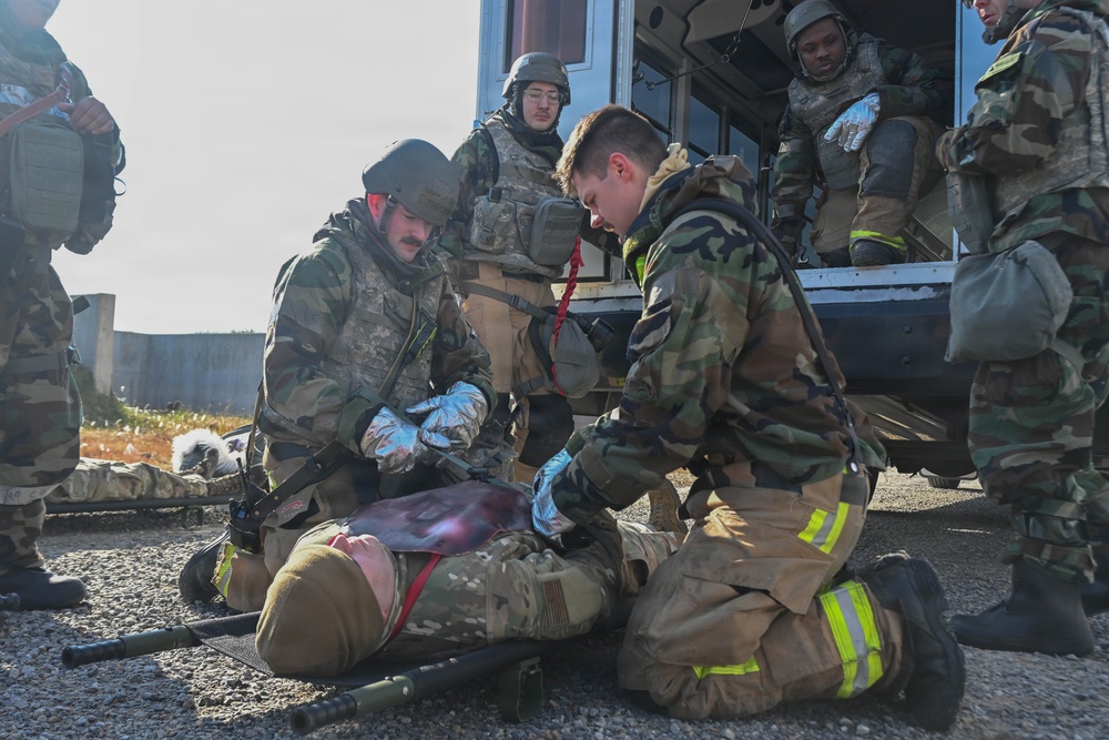 Kunsan AB Fire &amp; Medical Airmen collaborate during Beverly Sentinel 26-1