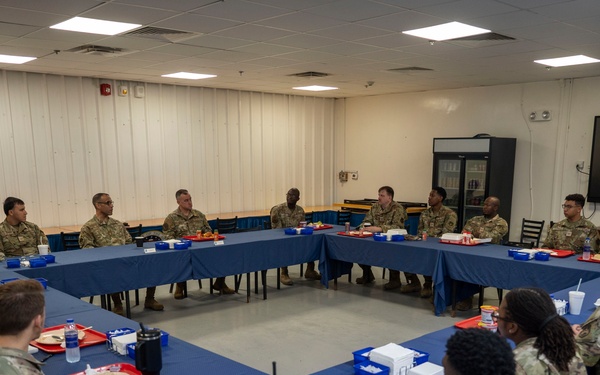 General Spain visits the 380th Air Expeditionary Wing