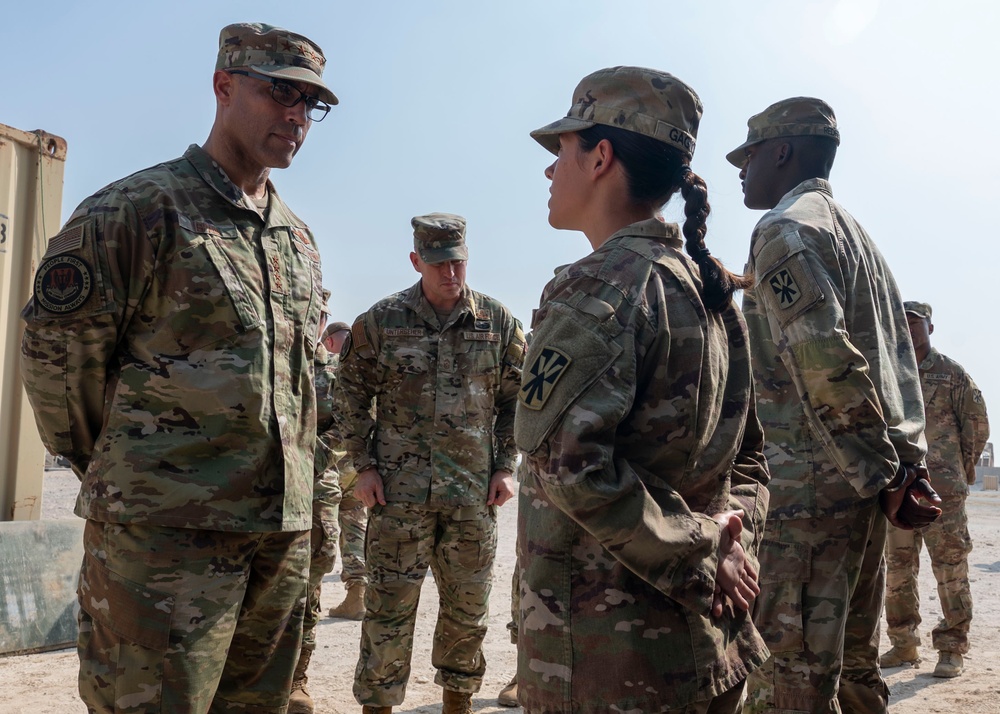 General Spain visits the 380th Air Expeditionary Wing
